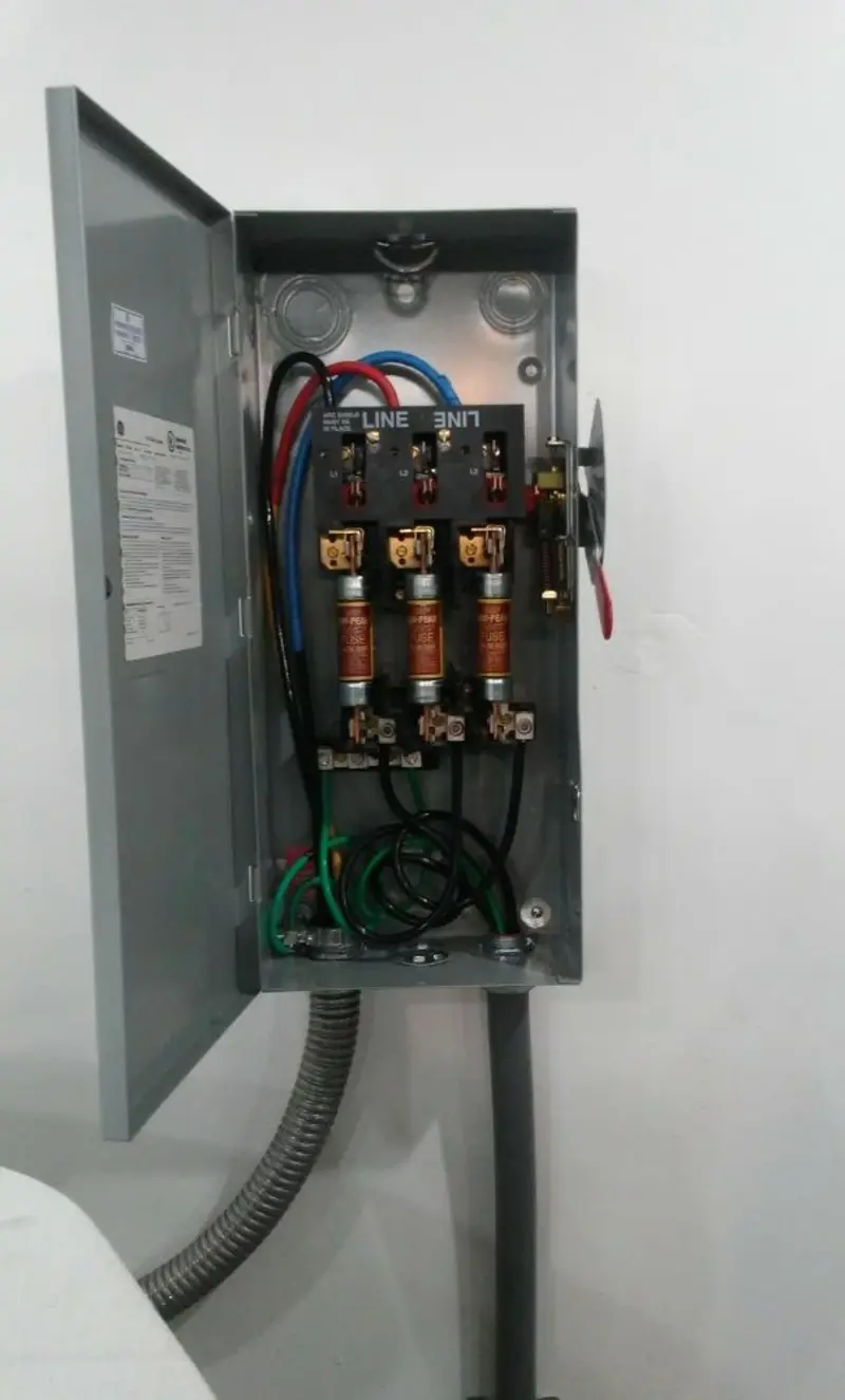 Three-phase disconnect switch installed for Smoke Detector Installation in Mineral Ridge